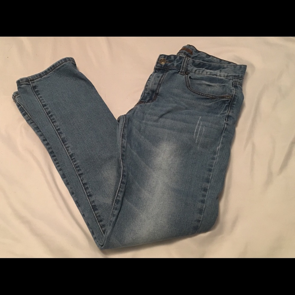 Men’s Carbon light wash jeans size 30/32